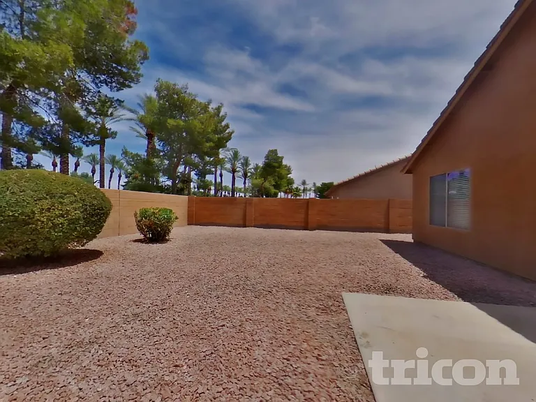 43714 W Cale Dr — Photo 18