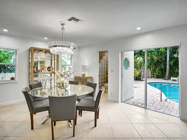 290 E Fern Dr — Photo 11