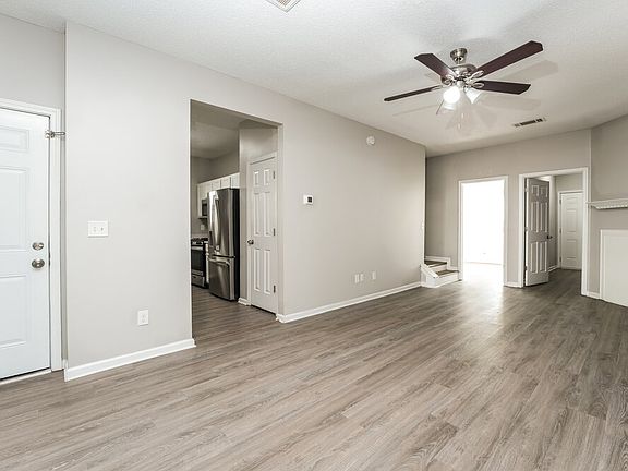 4th image of 7752 Newbury Dr