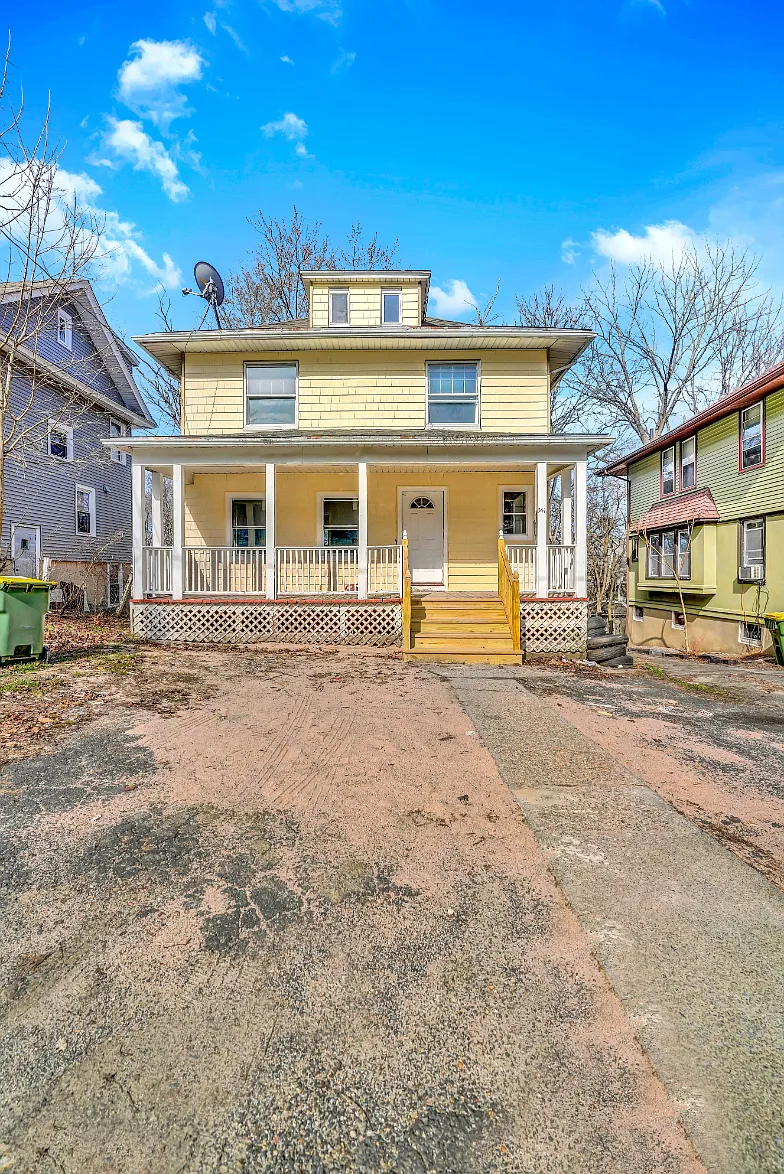 Building Photo - 341 Lincoln St