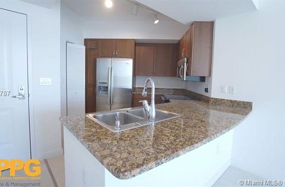 4th image of 350 N Federal Hwy Unit 1001