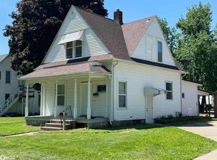 219 S 2nd St, Wapello, IA 52653