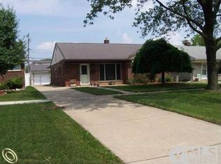 15305 McCann St, Southgate, MI 48195