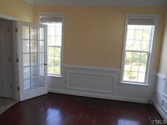5th image of 300 Blue Lake Dr