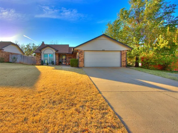 5941 N Redmond Ave, Warr Acres, OK 73122