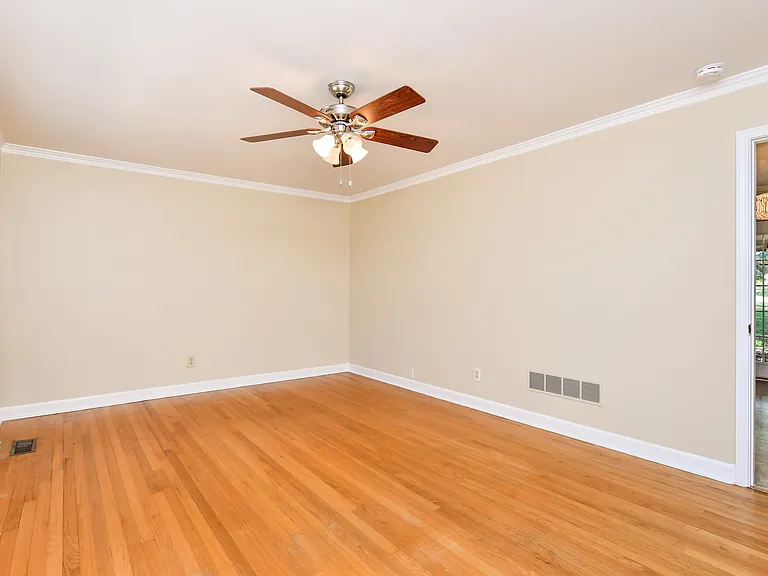 619 Heathwood Dr — Photo 19