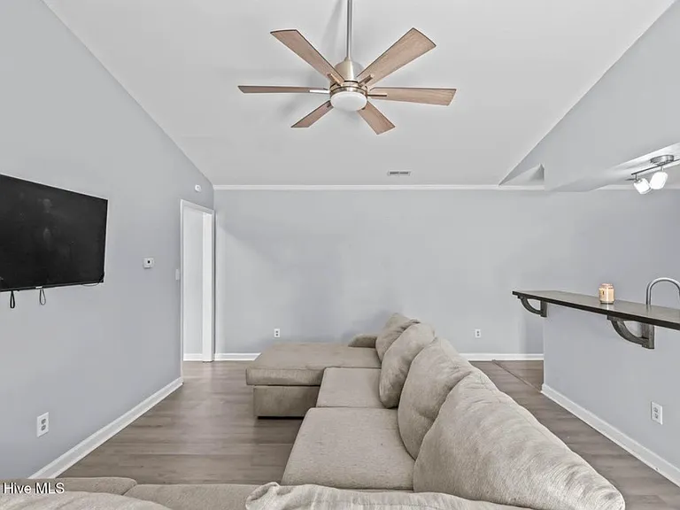 139 Charlton Rd — Photo 14
