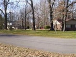 218 Lake Circle Dr, Tullahoma, TN 37388