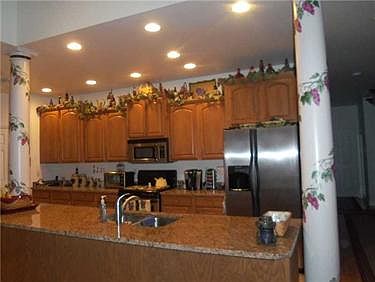 2nd image of 115 Edgewood Dr