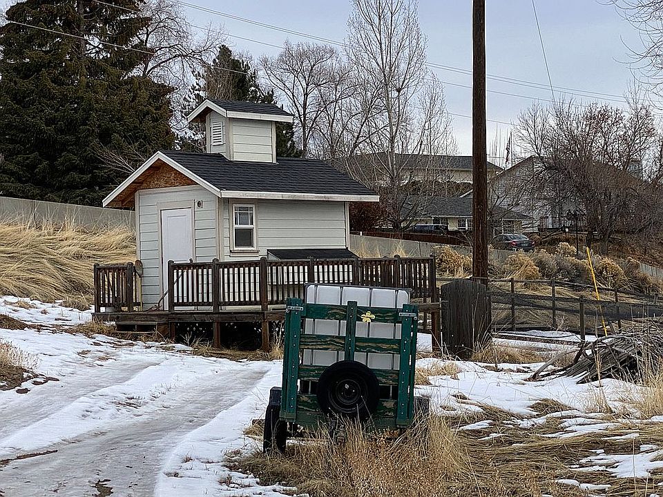 2nd image of 855 Foothill Dr