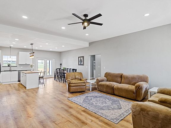 3rd image of 5935 Bastion Rd