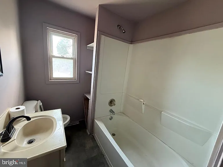 16 Delsea Dr N — Photo 12