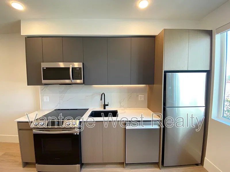 Studio, 1.0 bath, 342 sqft, $1,275 — Photo 3