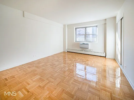 Rented by MNS | media 2