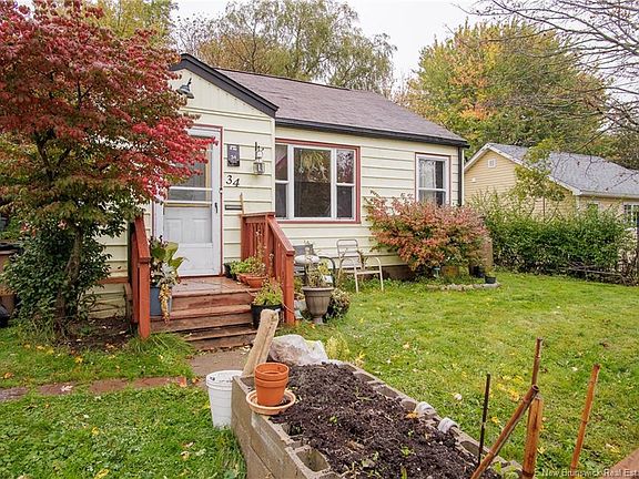 5th image of 34 Currie Ave