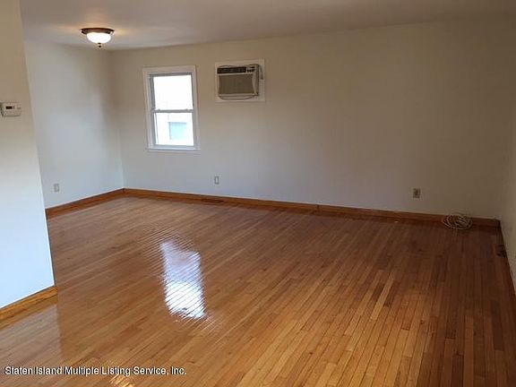 4th image of 146 Kelvin Ave
