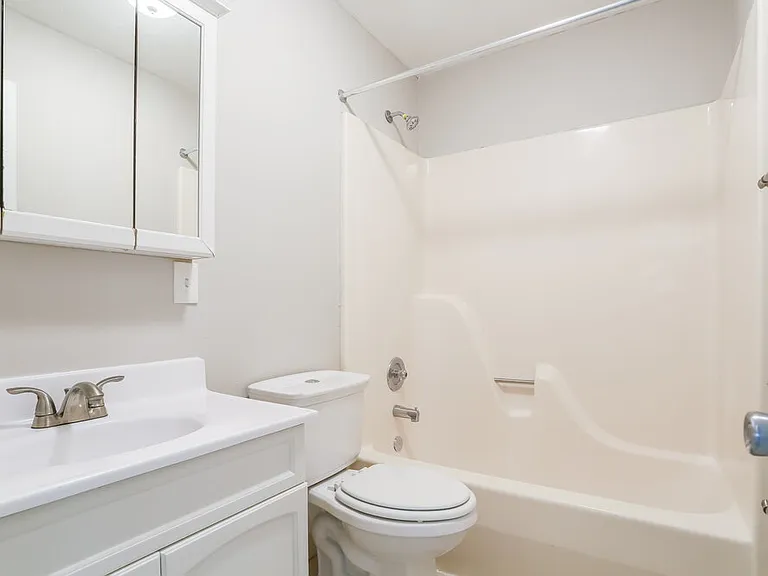 6615 Cedar Ct W — Photo 11