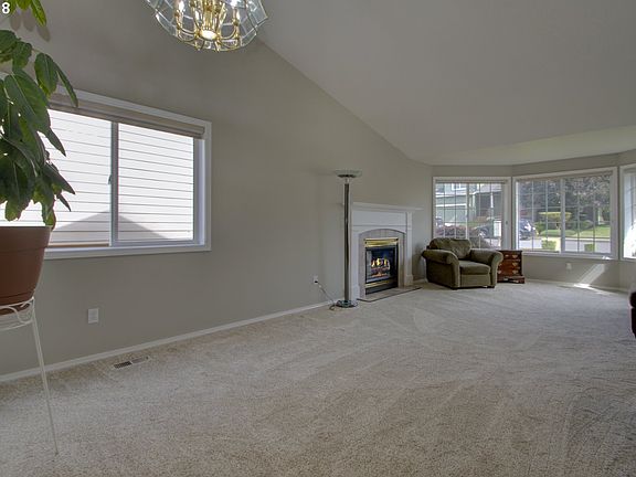 5th image of 6609 NE 52nd St