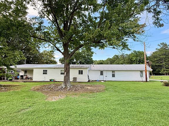 4th image of 6745 Benton Rd