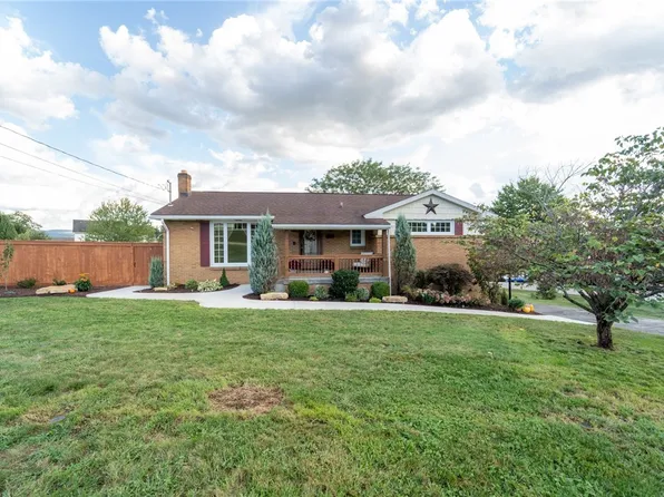 137 Wyndfield Dr, Mount Pleasant, PA 15666