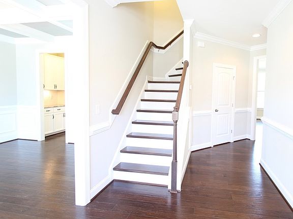 3rd image of 96 Bowhill Dr
