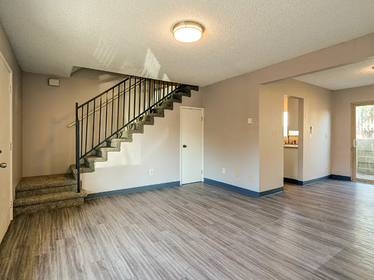 Rio Vista Townhomes — Photo 5