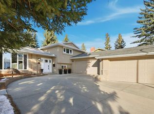 120 SE Canata Close SW, Calgary, AB T2W 1P7