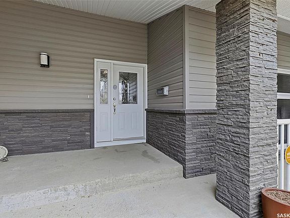 4th image of 404 Dalgliesh DRIVE