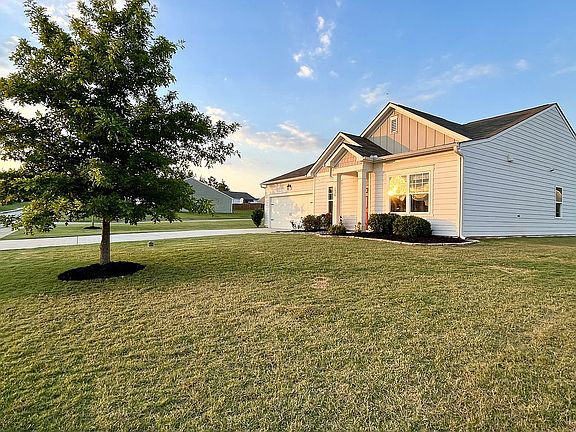 Spacious front yard