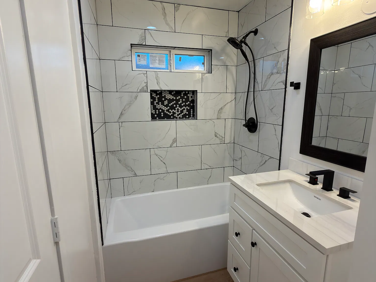 3 bed, 1213 sqft, $3,600 — Photo 3
