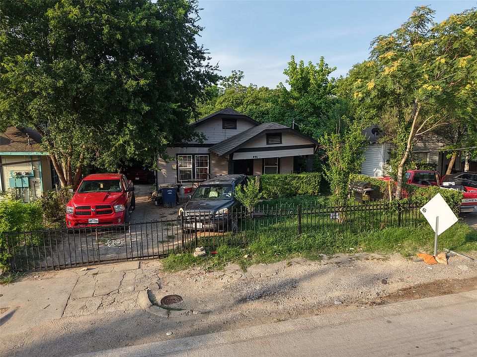 1st image of 806 E 12th St
