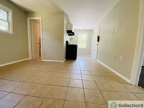 3rd image of 82 Cedar Ave Floor 3