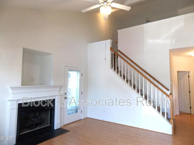 Sterling Park Townhomes — Photo 2