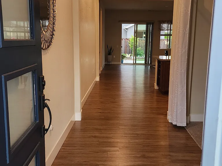 Laurel Dr — Photo 2