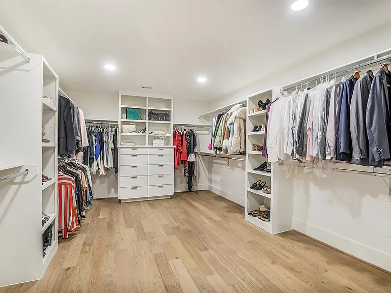 9411 Millbury Dr — Photo 24