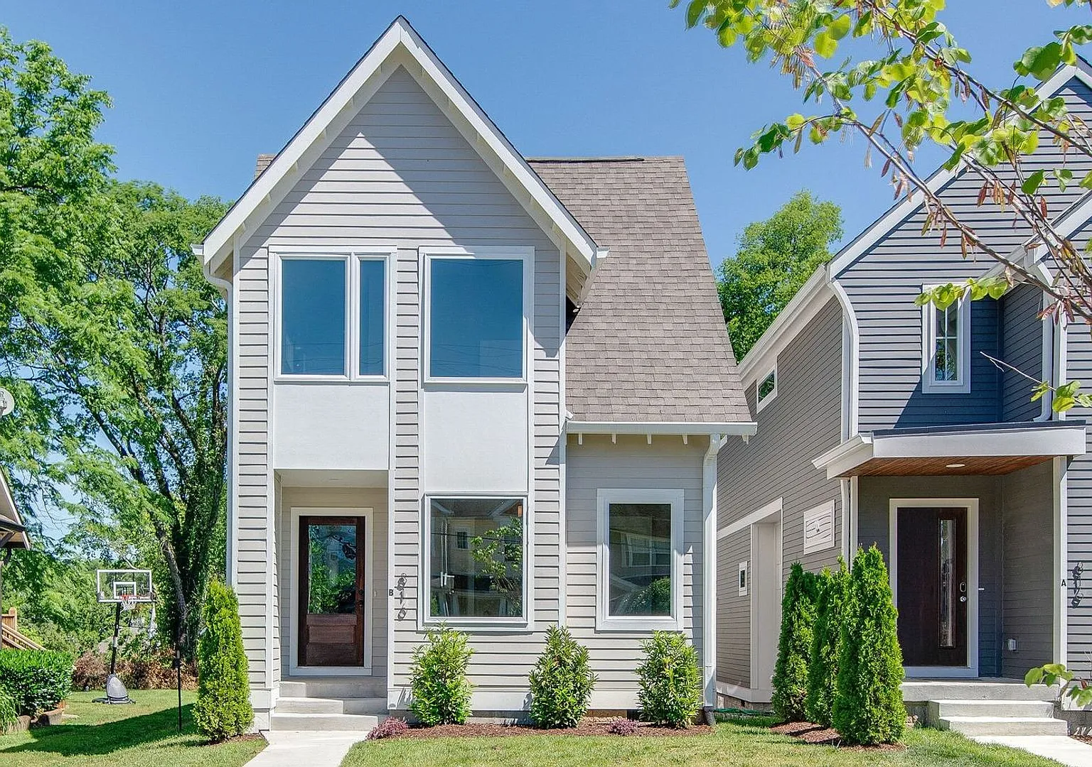Luxurious 4BR Home Close to 12 South — Photo 1