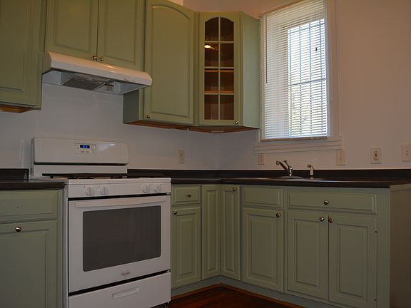 Beautiful Upgraded Kitchen