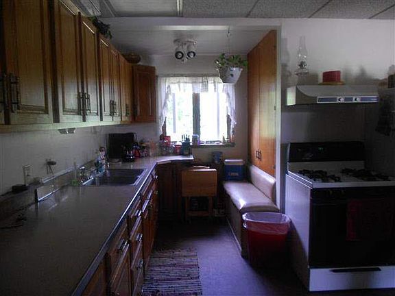 3rd image of 210 E Waterford St