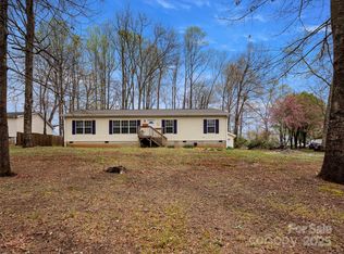 530 Gilreath Loop Rd, Mills River, NC 28759