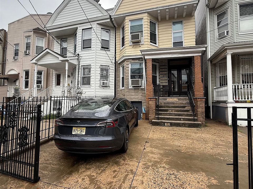 1st image of 223 Harrison Ave