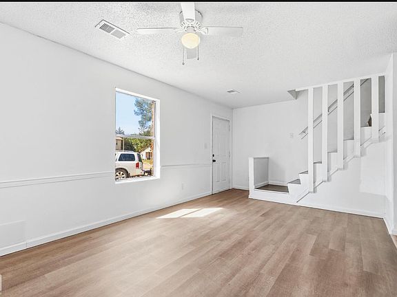 3rd image of 1812 Cedar Hts