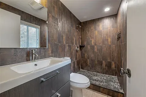3 bed, 1350 sqft, $2,850 — Photo 2