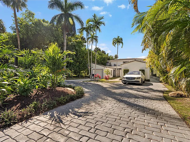 9380 Bay Dr — Photo 15