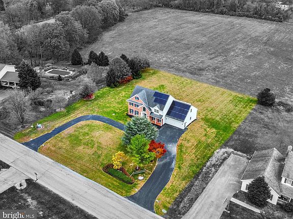 2nd image of 1195 Cherrington Ln