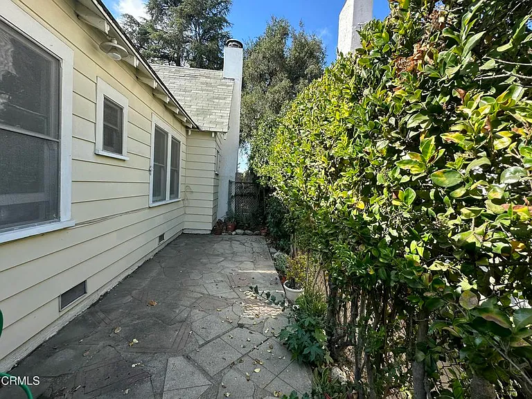 2122 Navarro Ave — Photo 35