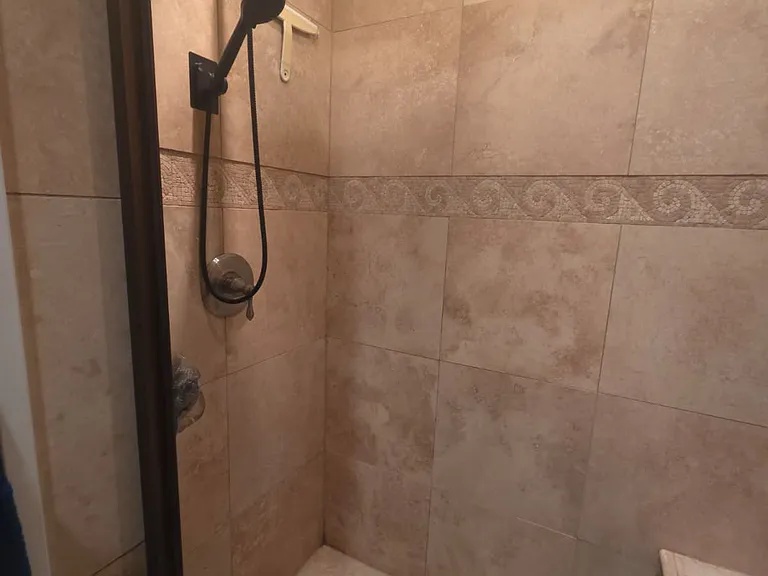 1010 Sherwood Cir — Photo 12
