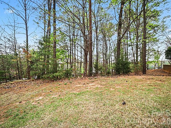 2nd image of 3217 Lake Pointe Dr