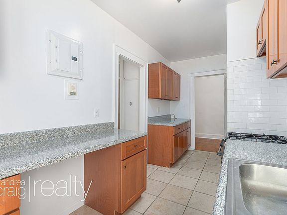 5th image of 440 Saint Johns Pl APT 4D