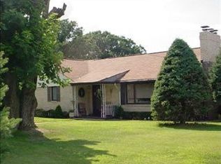 1516 Charlton Heights Rd, Coraopolis, PA 15108