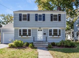 319 Auburn Rd, West Hartford, CT 06119
